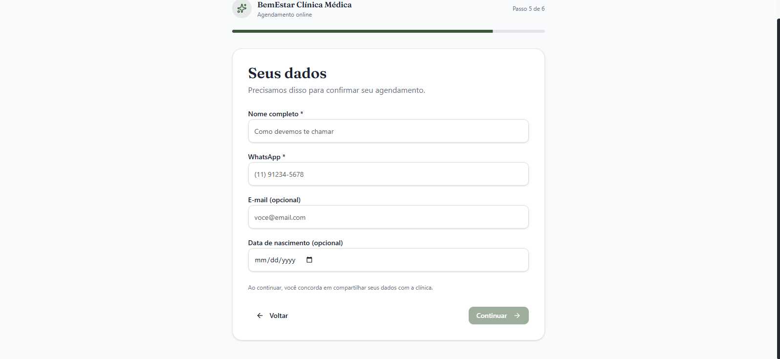 Etapa 'Seus dados' do agendamento online da BemEstar Clínica Médica com nome, WhatsApp, e-mail e data de nascimento.